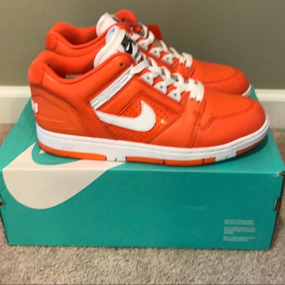 Supreme / Nike SB Air Force 2 - Picture 2 of 3